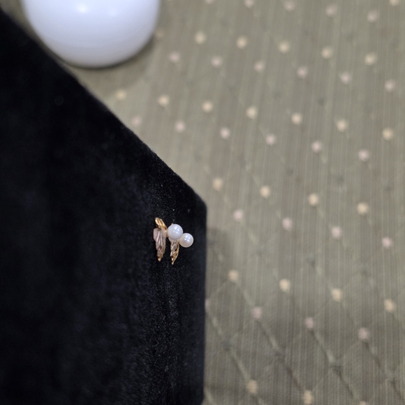 12K Gold Marked-Black Hills Gold Leaf and Faux Pearl Earrings - Picture 2 of 7